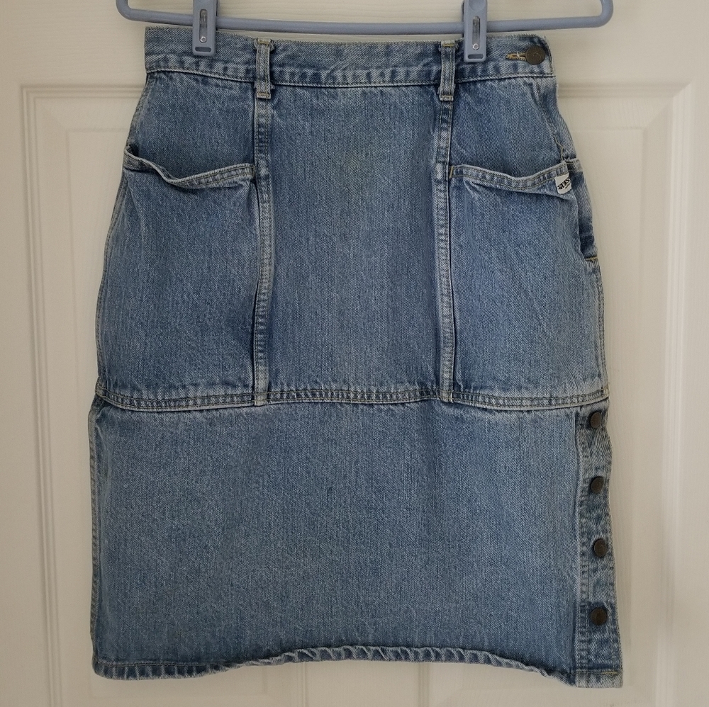 Vintage 80s Guess jean skirt 🛍 Price Firm
